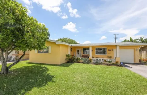 8520 NW 10th Street Pembroke Pines FL 33024