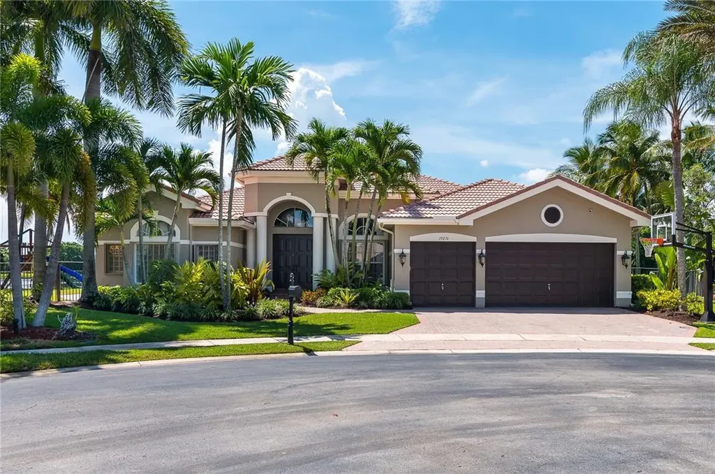 19276 Natures View Court Boca Raton FL 33498