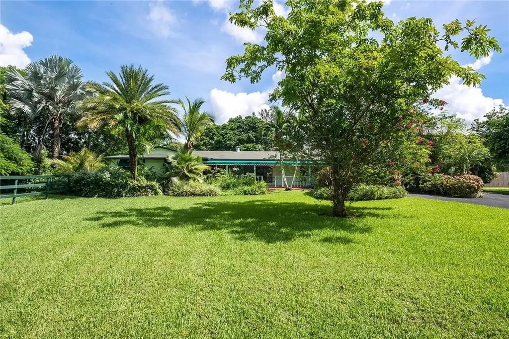 10751 SW 25th Street Davie FL 33324