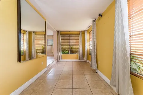 671 NE 34th Street Oakland Park FL 33334
