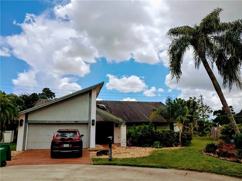 8299 Cassia Terrace Tamarac FL 33321