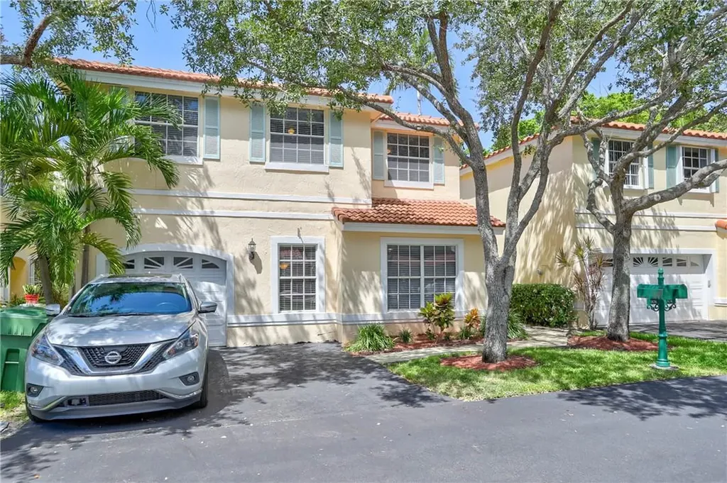 806 Garnet Circle Weston FL 33326