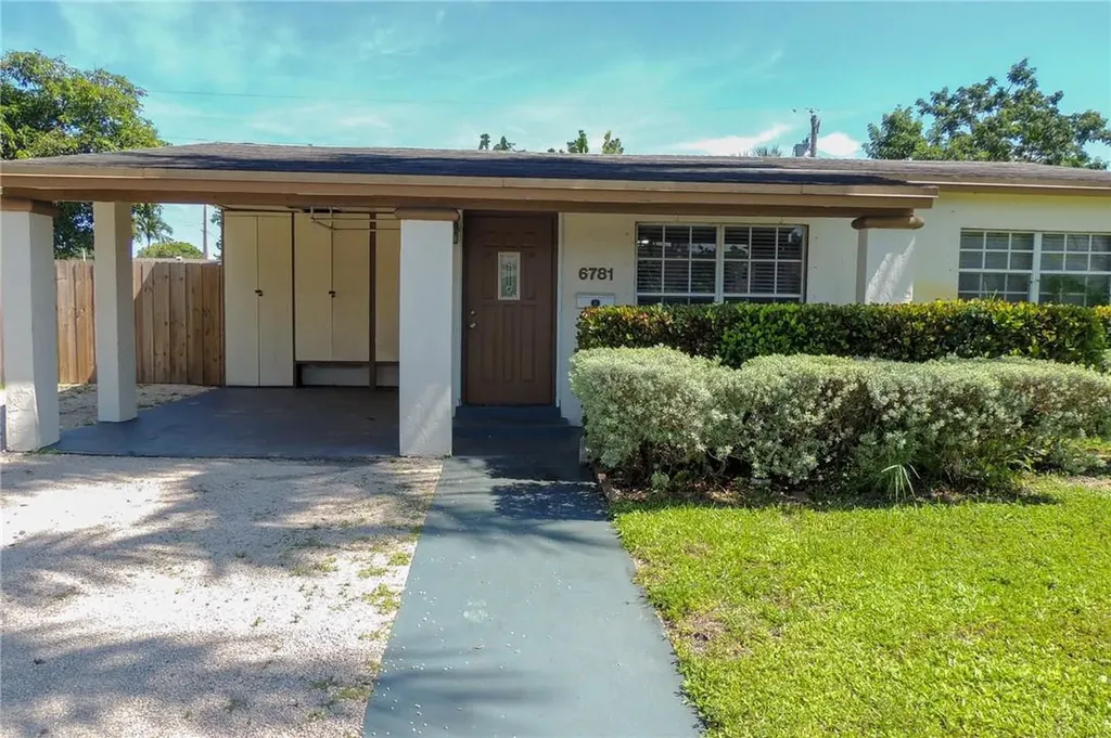 6781 Harding Street Hollywood FL 33024