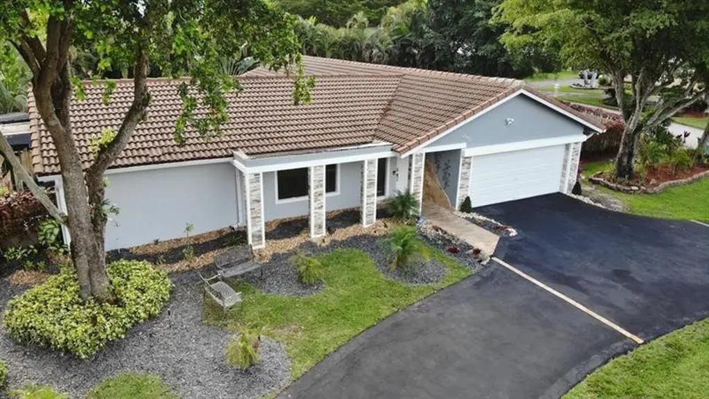 2651 NW 116th Terrace Coral Springs FL 33065