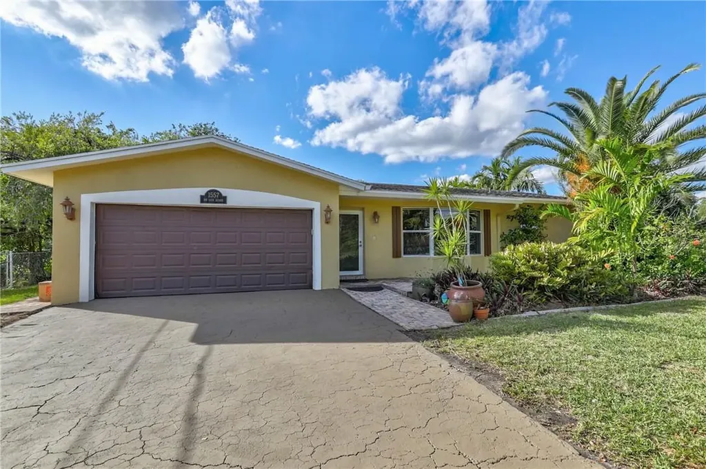 1557 NW 114th Avenue Plantation FL 33323
