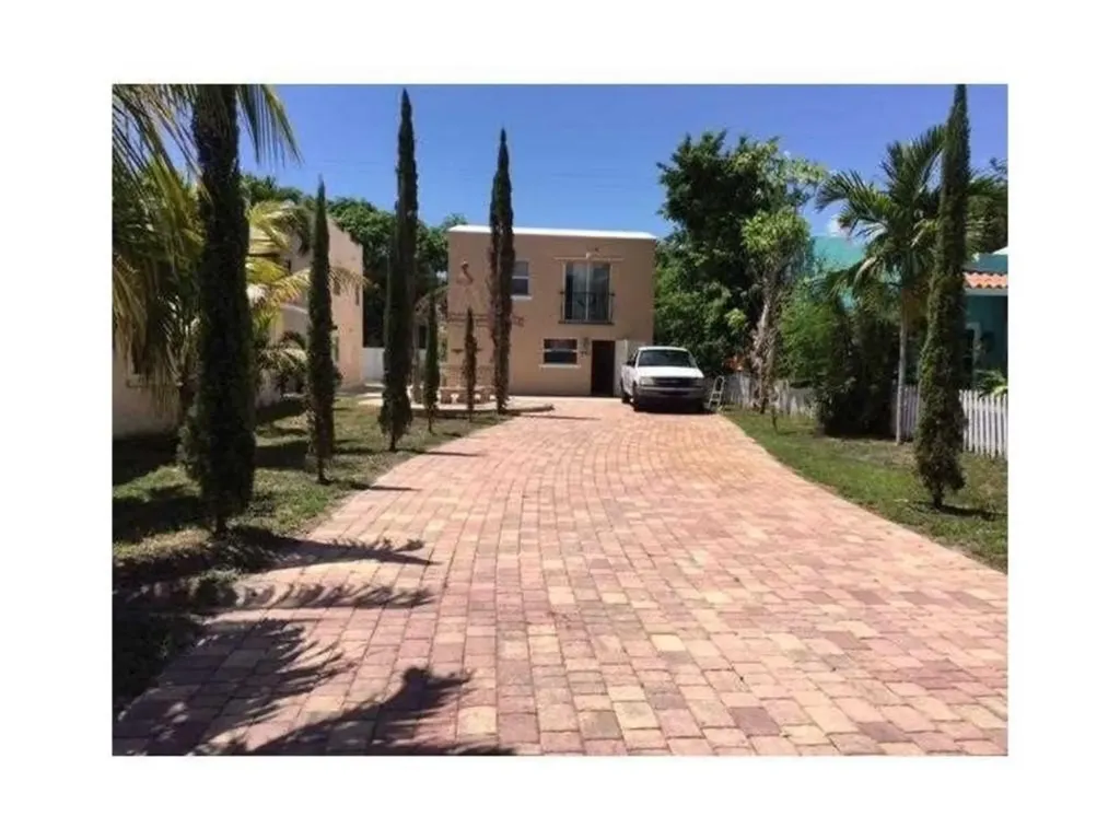 1642 Adams Street Hollywood FL 33020