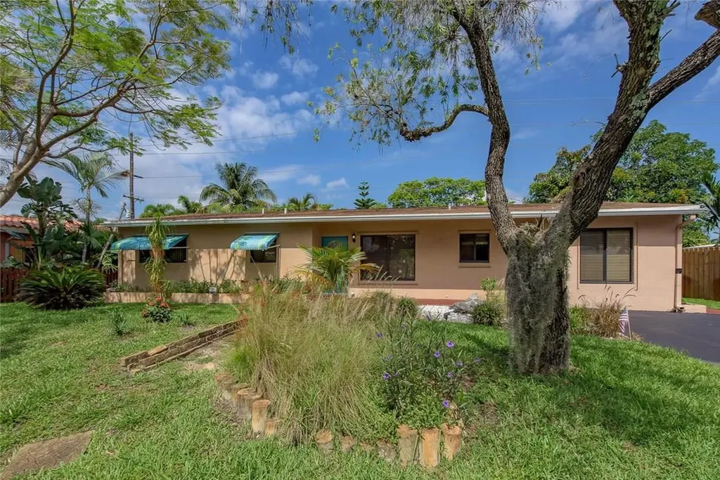 4421 NE 13th Avenue Oakland Park FL 33334
