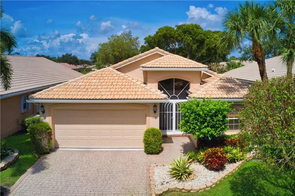 13811 Via Nadina Delray Beach FL 33446
