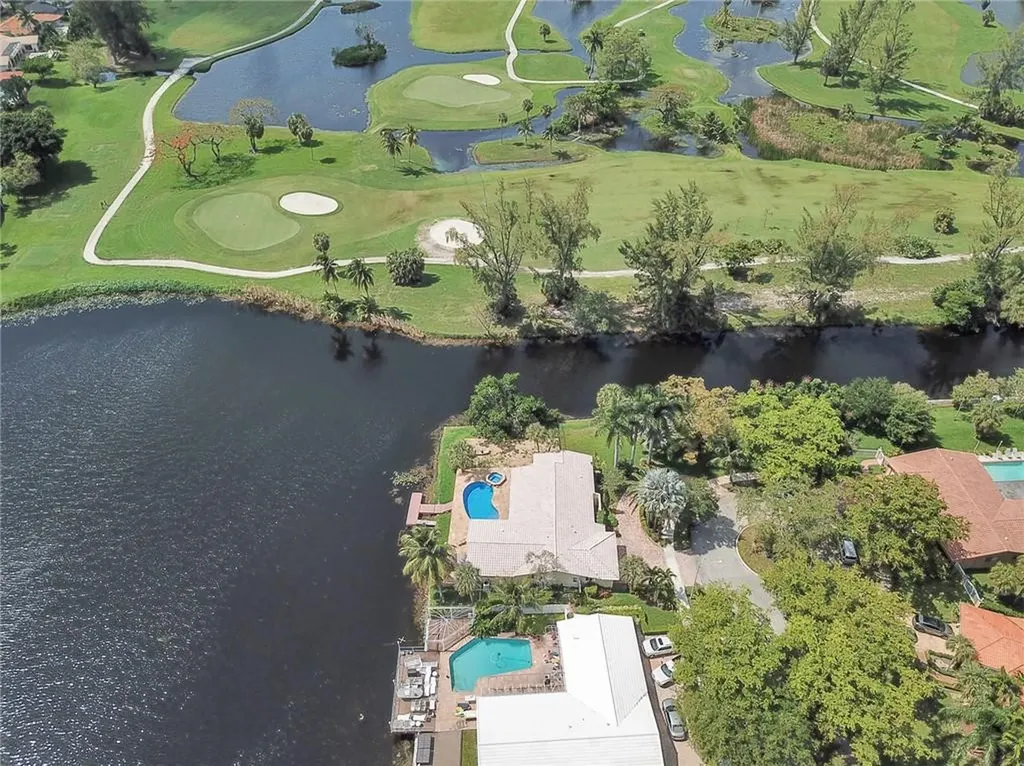 16403 Loch Ness Lane Miami Lakes FL 33014