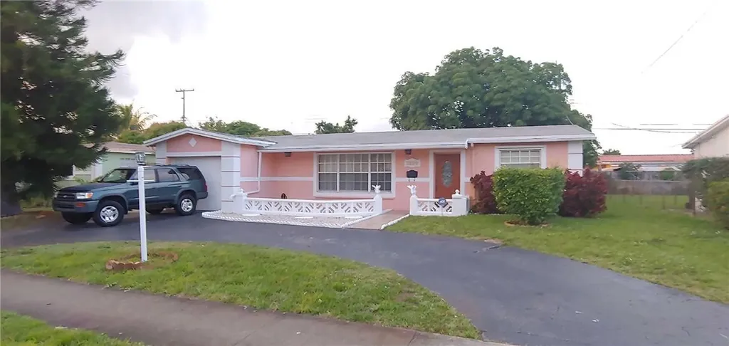 3299 NW 41st Street Lauderdale Lakes FL 33309