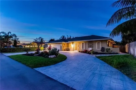 2621 NE 52nd Court Lighthouse Point FL 33064