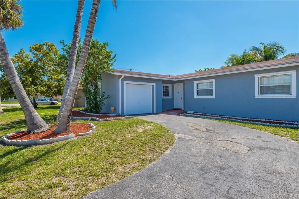 6802 Merion Place North Lauderdale FL 33068