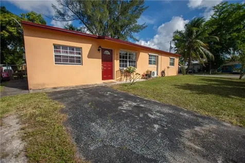 1830 SW 65th Avenue North Lauderdale FL 33068