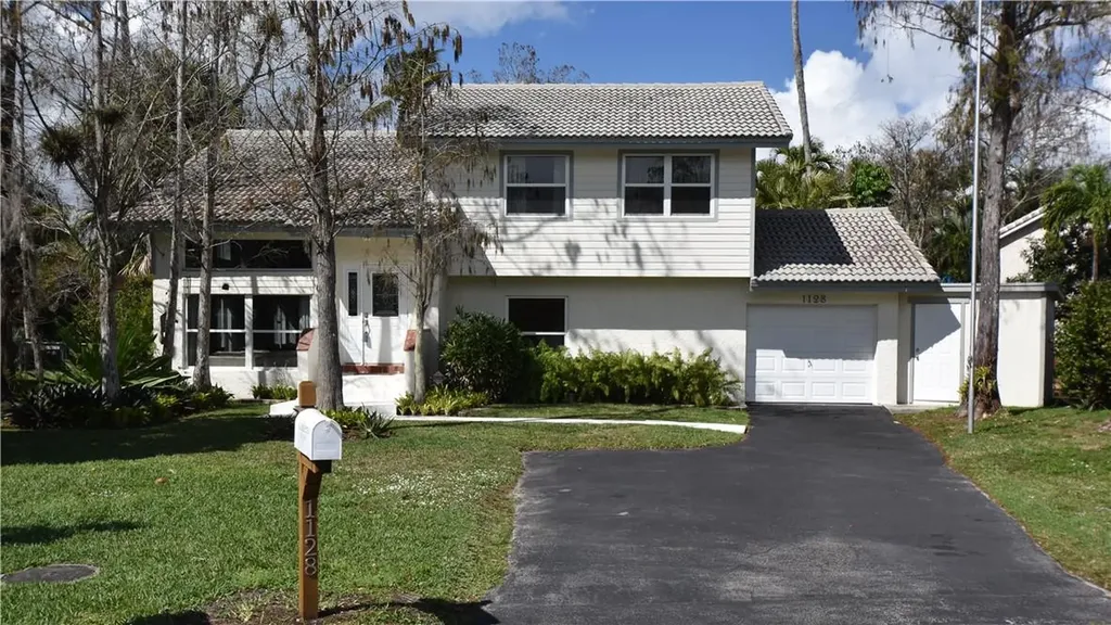 1128 NW 90th Lane Coral Springs FL 33071