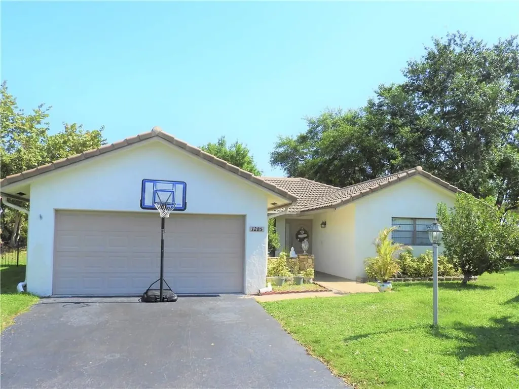 1285 Spring Circle Drive Coral Springs FL 33071