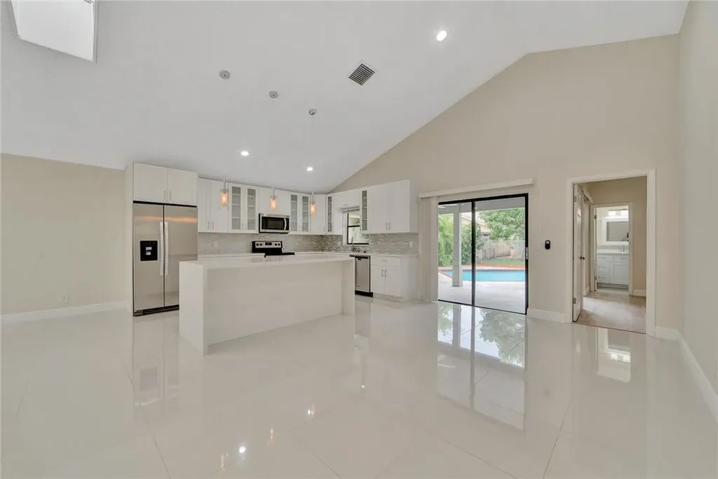 2406 NW 94th Avenue Coral Springs FL 33065