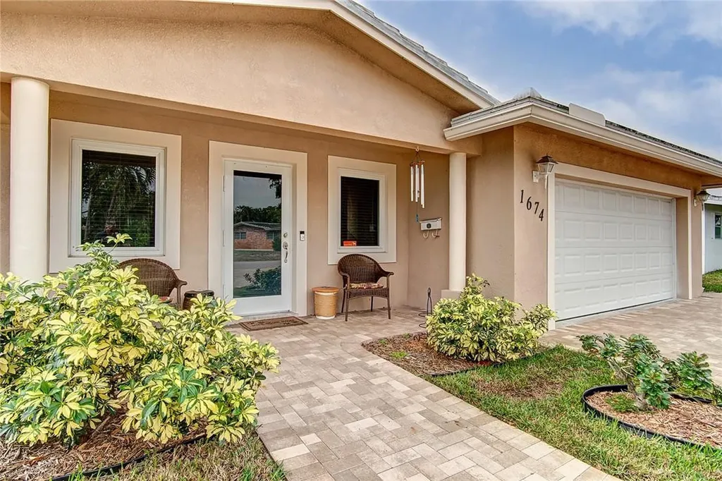 1674 NE 46th Street Oakland Park FL 33334