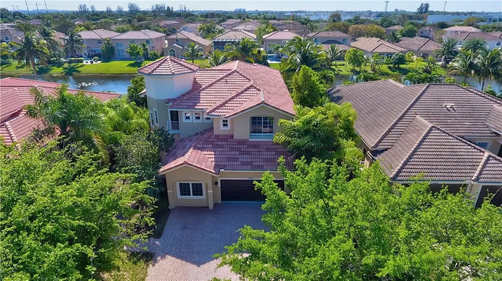 12304 NW 48th Drive Coral Springs FL 33076