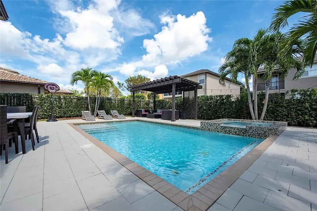 4317 SW 164th Court Miami FL 33185