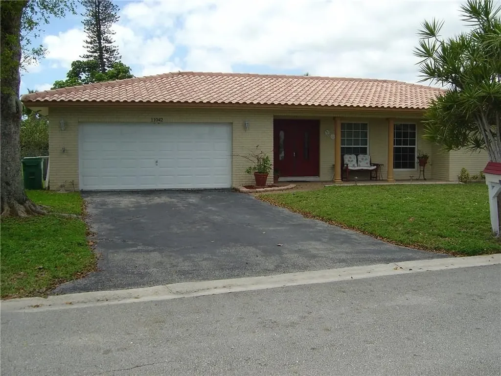11042 Glenwood Drive Coral Springs FL 33065