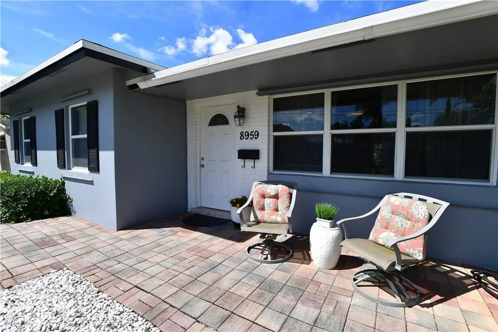 8959 SW 52nd Court Cooper City FL 33328