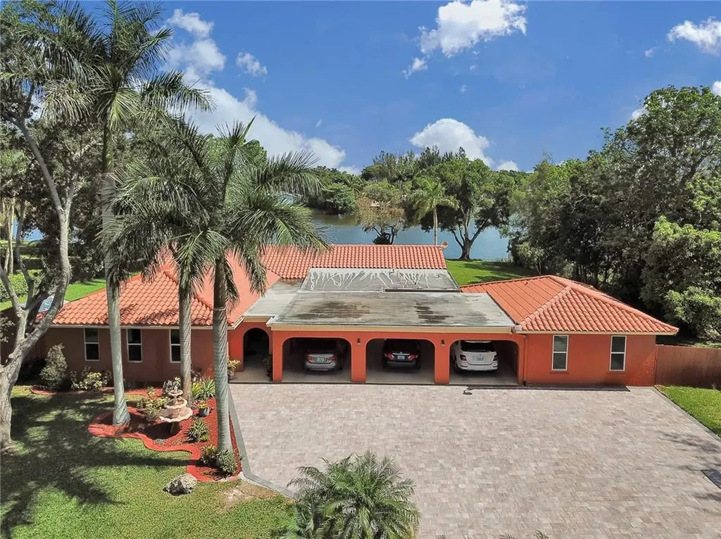 11009 SW 27th Street Davie FL 33328