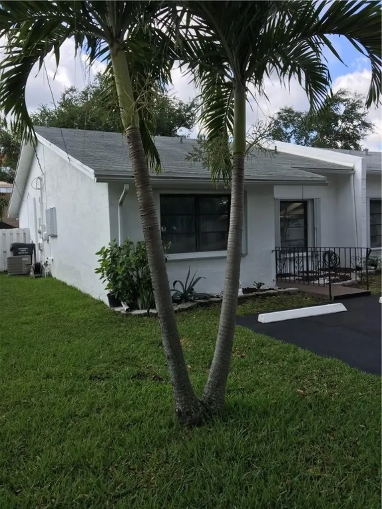 6528 Moseley Street Hollywood FL 33024
