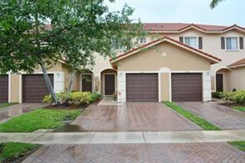 8895 N Isles Circle Tamarac FL 33321