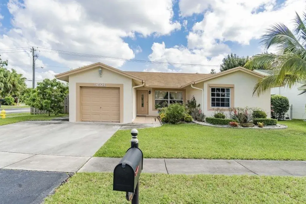 9604 NW 49th Street Sunrise FL 33351