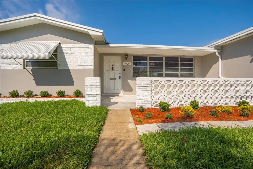 1900 N 35th Avenue Hollywood FL 33021