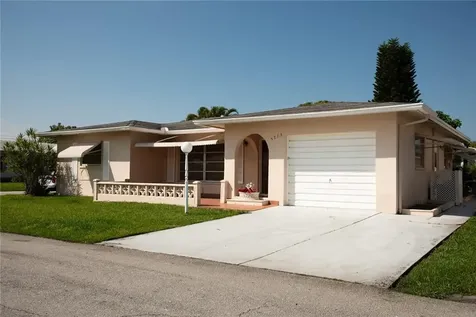 5713 NW 86th Terrace Tamarac FL 33321