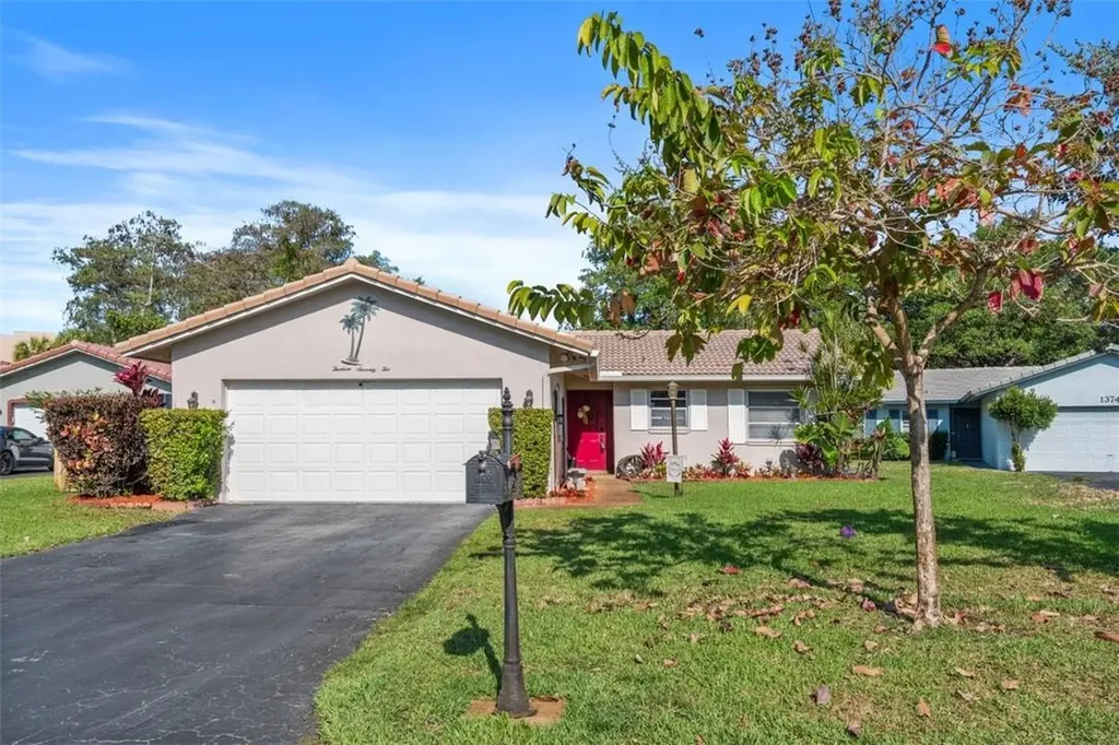 1372 NW 87th Avenue Coral Springs FL 33071