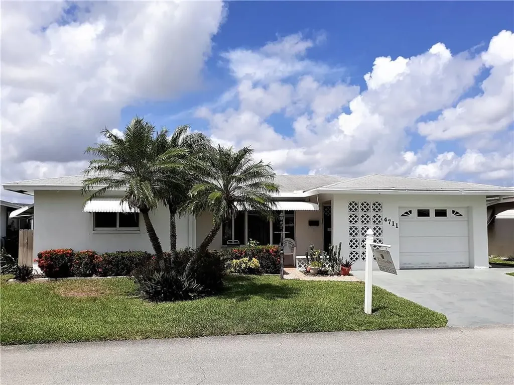 4711 NW 48th Avenue Tamarac FL 33319