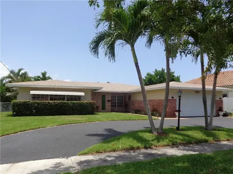2321 NE 46th Street Lighthouse Point FL 33064