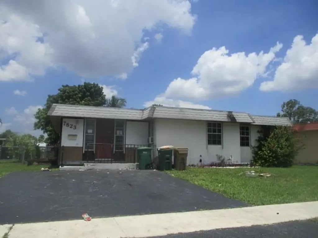 7823 NW 67th Avenue Tamarac FL 33321