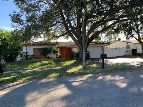 8850 NW 6th Street Pembroke Pines FL 33024