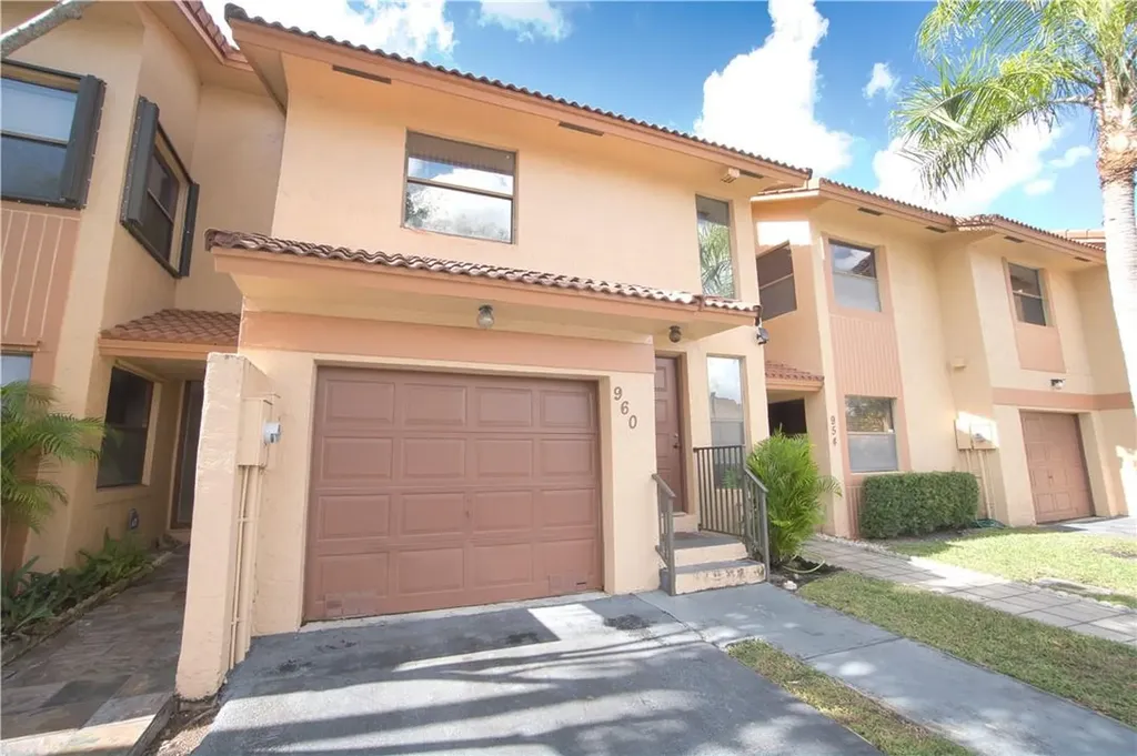 960 SW 113th Terrace Pembroke Pines FL 33025