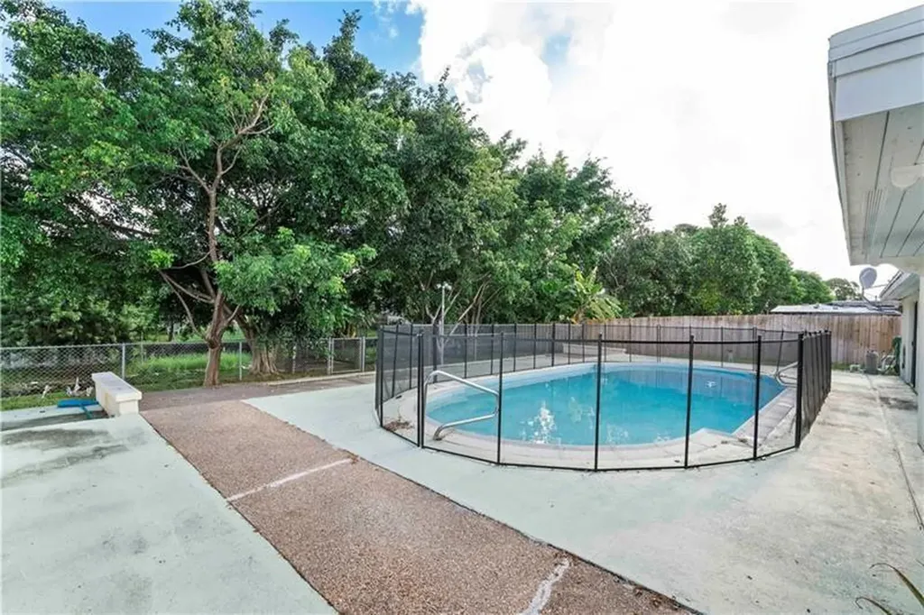 6821 NW 6th Court Margate FL 33063