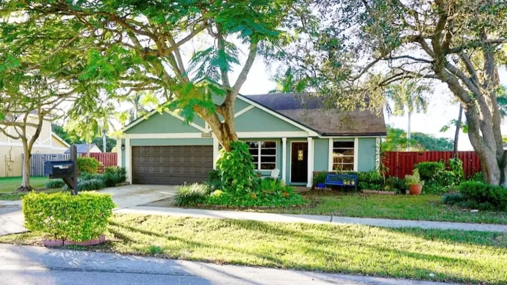 15889 W Wind Circle Sunrise FL 33326