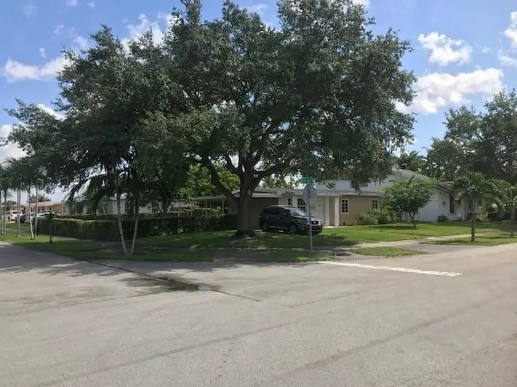 10975 SW 55th Street Miami FL 33165