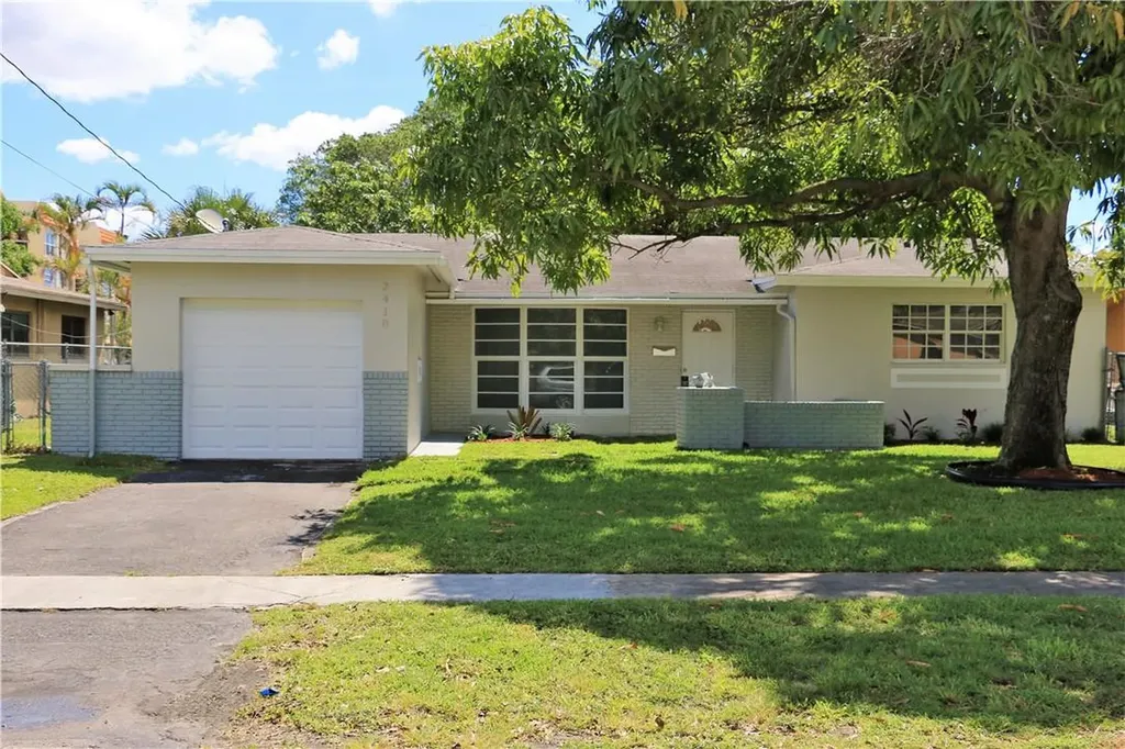 2410 NW 42nd Avenue Lauderhill FL 33313