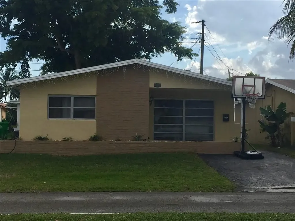 6880 NW 26th Court Sunrise FL 33313