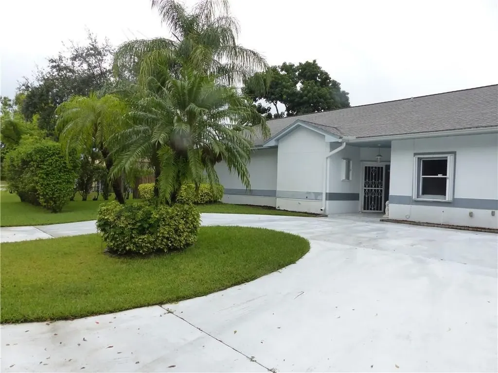 2201 NW 41st Avenue Coconut Creek FL 33066