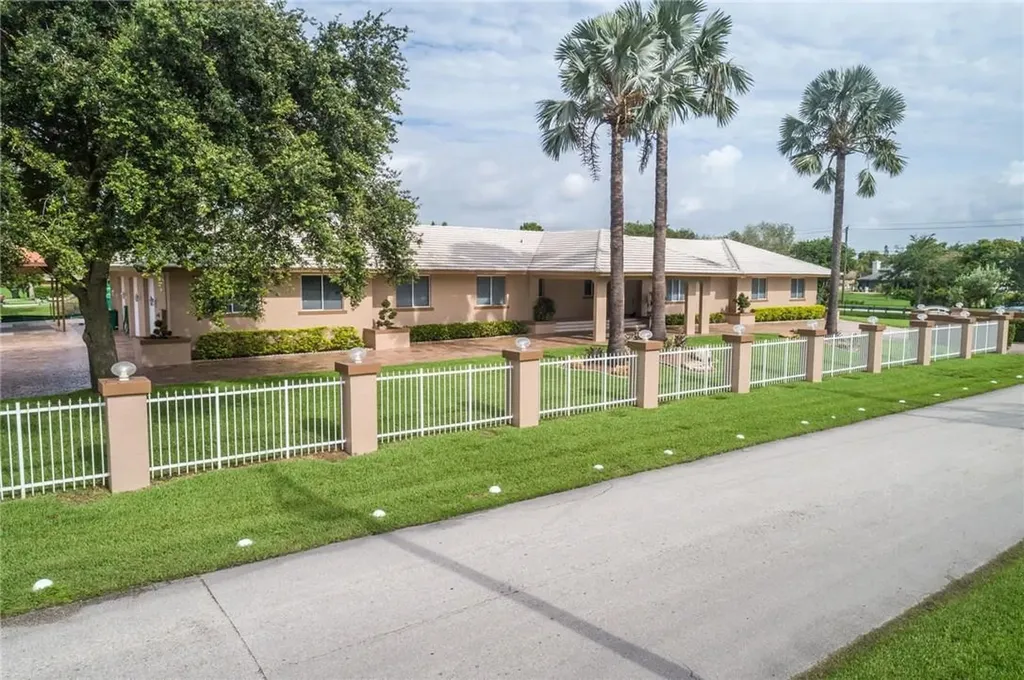 2601 SW 116th Way Davie FL 33330