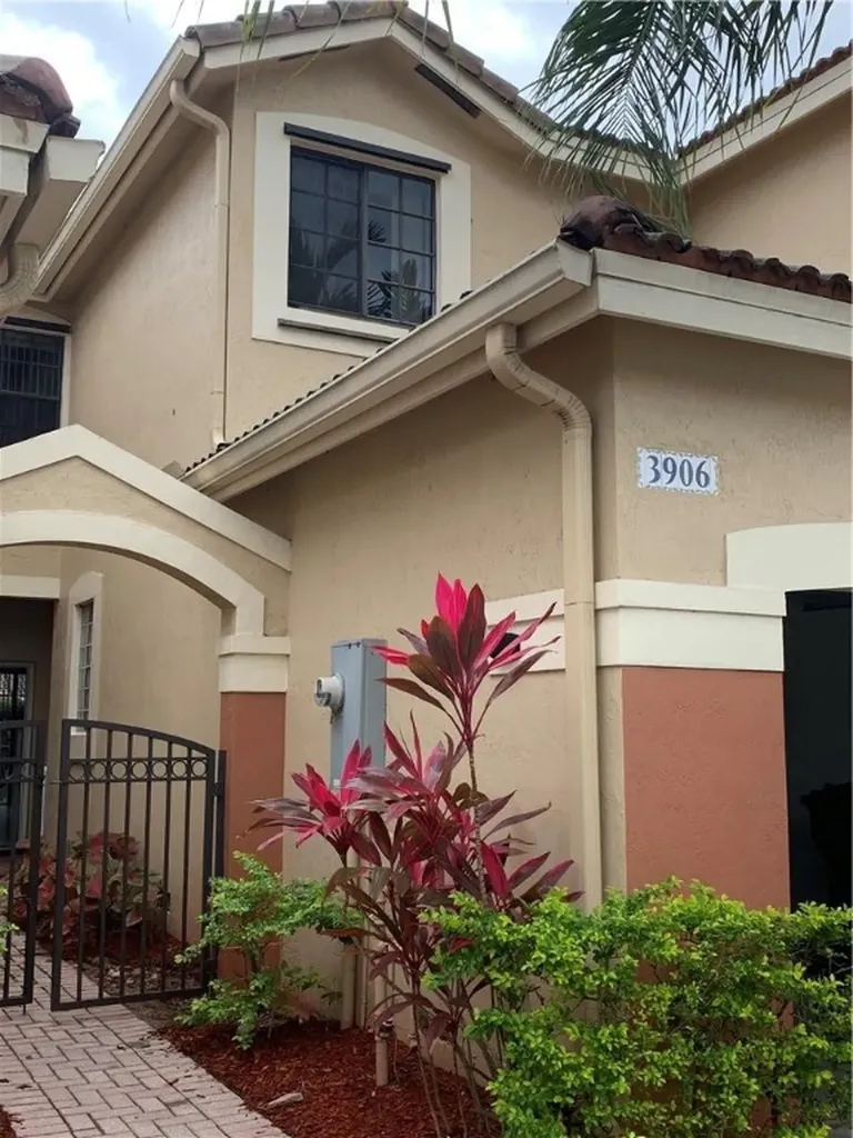 3906 Cherry Lane Weston FL 33332