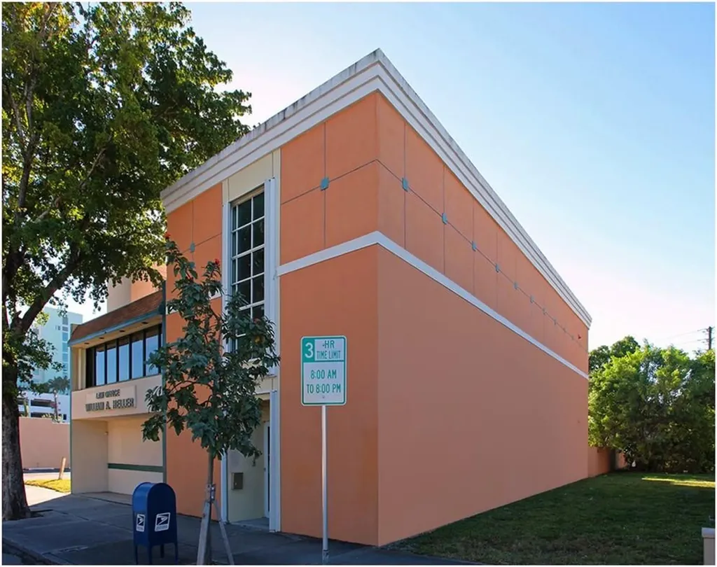 2206 Hollywood Boulevard Hollywood FL 33020