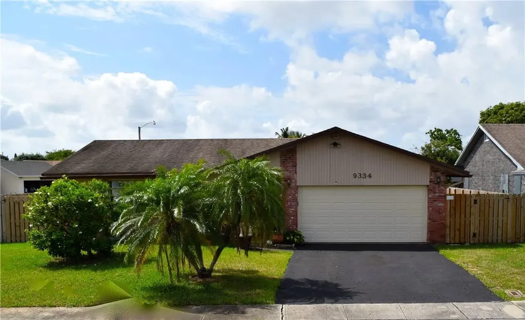 9334 NW 46th Place Sunrise FL 33351
