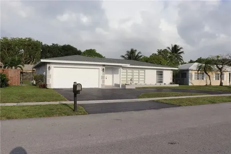 8305 NW 74th Avenue Tamarac FL 33321