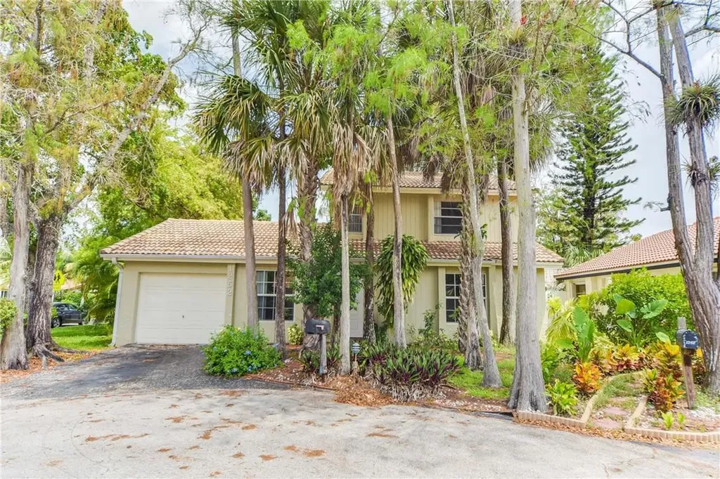 1252 NW 89th Drive Coral Springs FL 33071