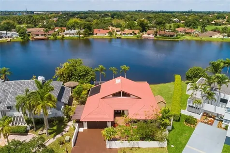 943 SW 93rd Terrace Plantation FL 33324